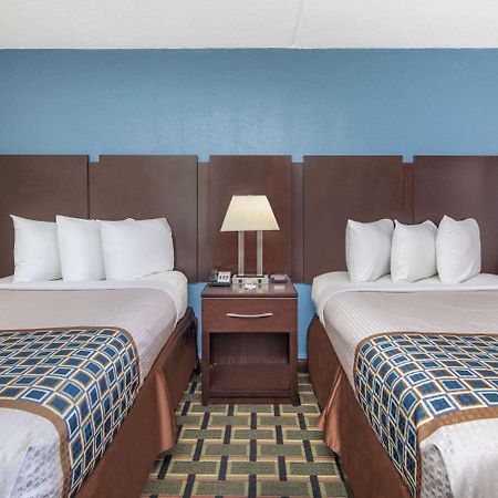 Travelodge By Wyndham Savannah Area/Richmond Hill Exteriör bild