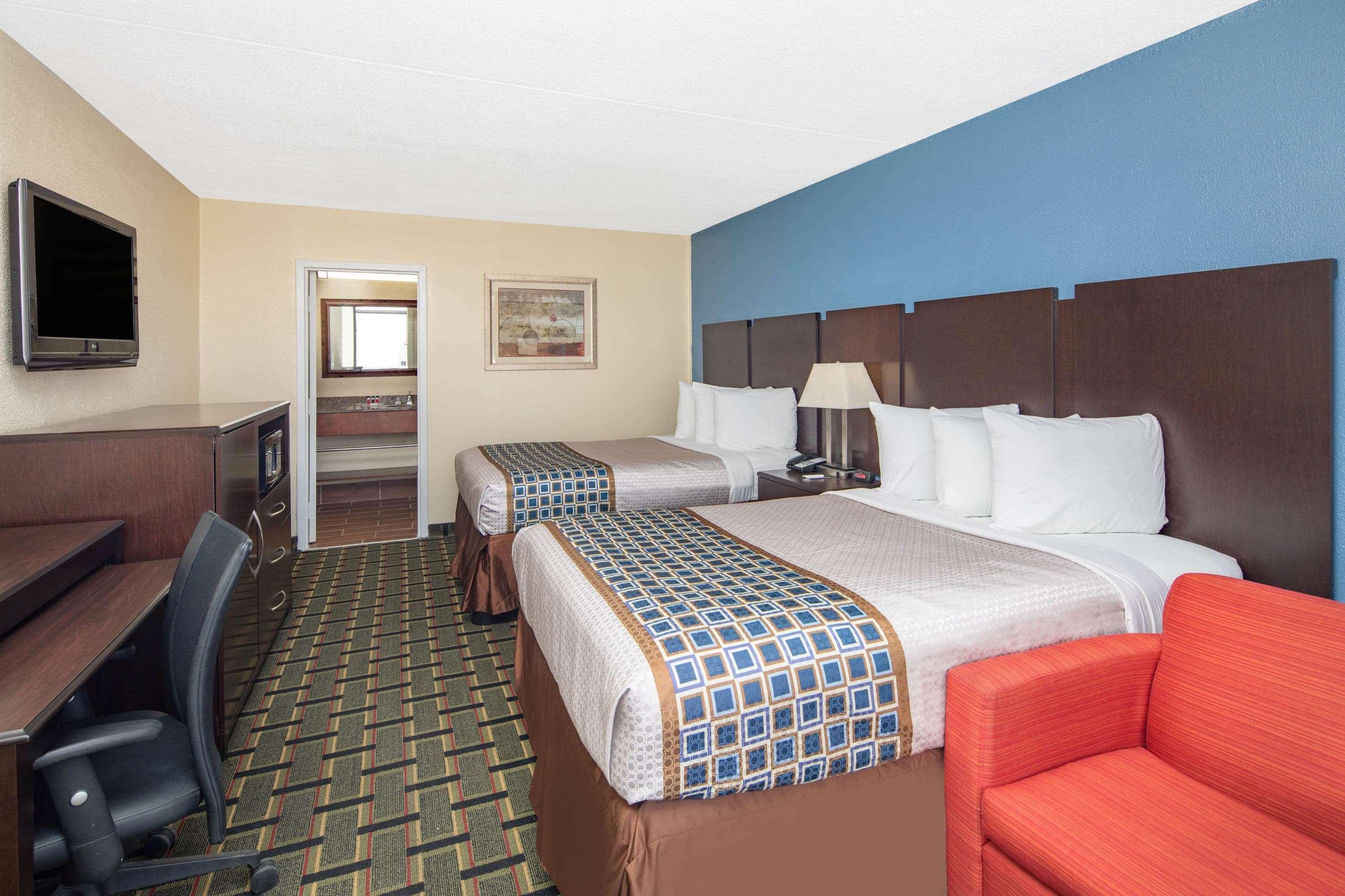 Travelodge By Wyndham Savannah Area/Richmond Hill Exteriör bild