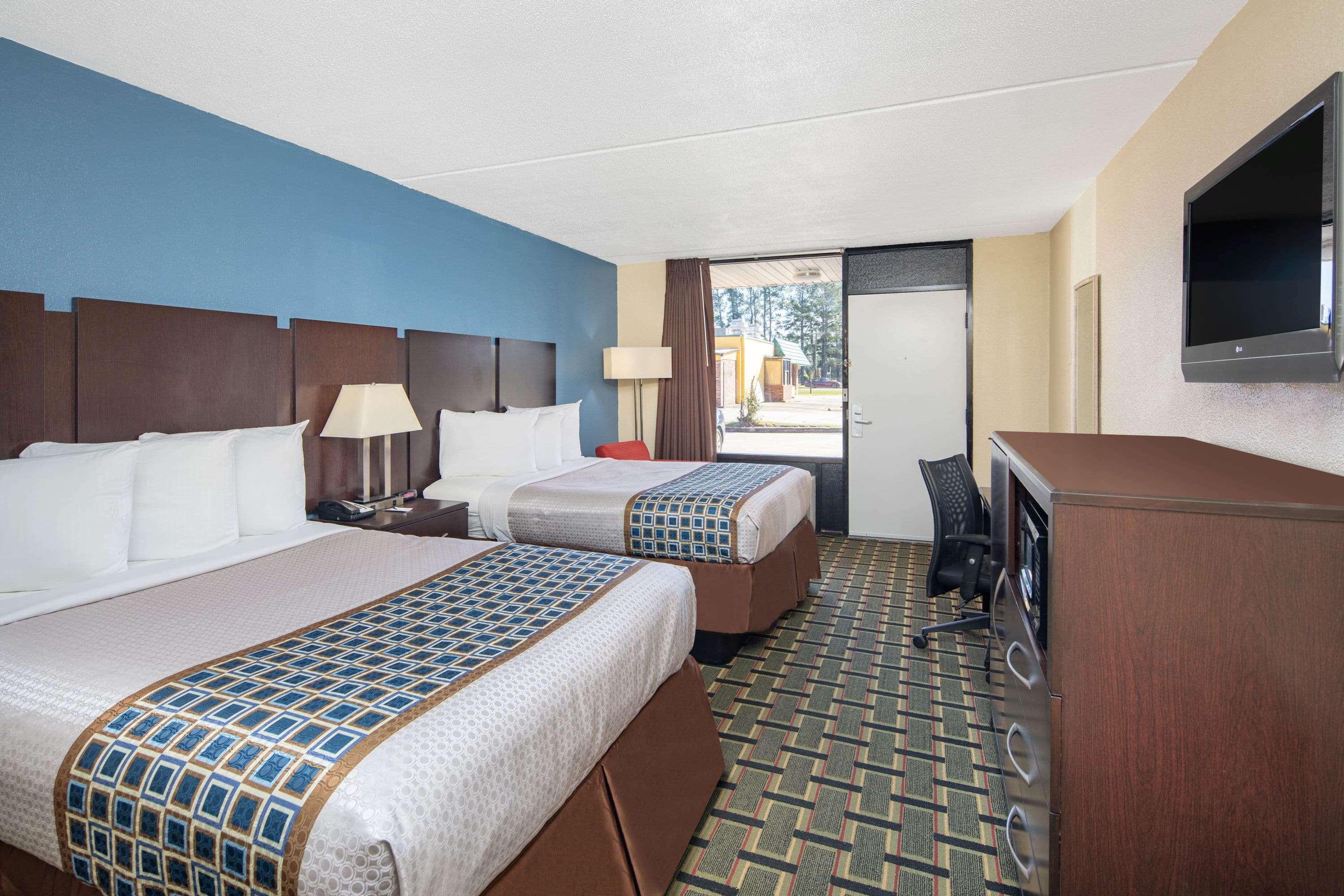Travelodge By Wyndham Savannah Area/Richmond Hill Exteriör bild