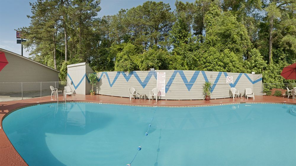 Travelodge By Wyndham Savannah Area/Richmond Hill Exteriör bild